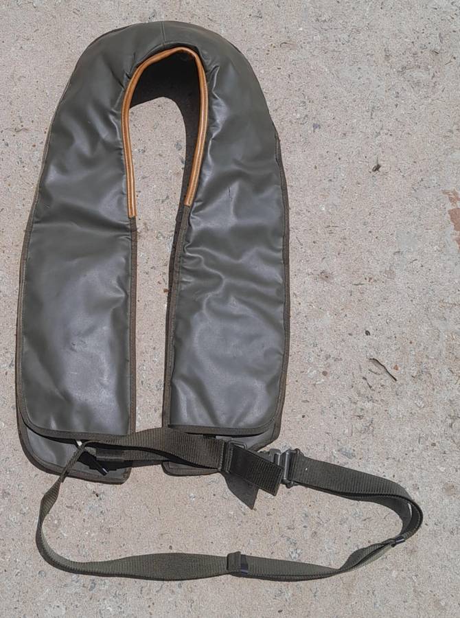 GERMAN MILITARY SELF-INFLATING LIFE VEST