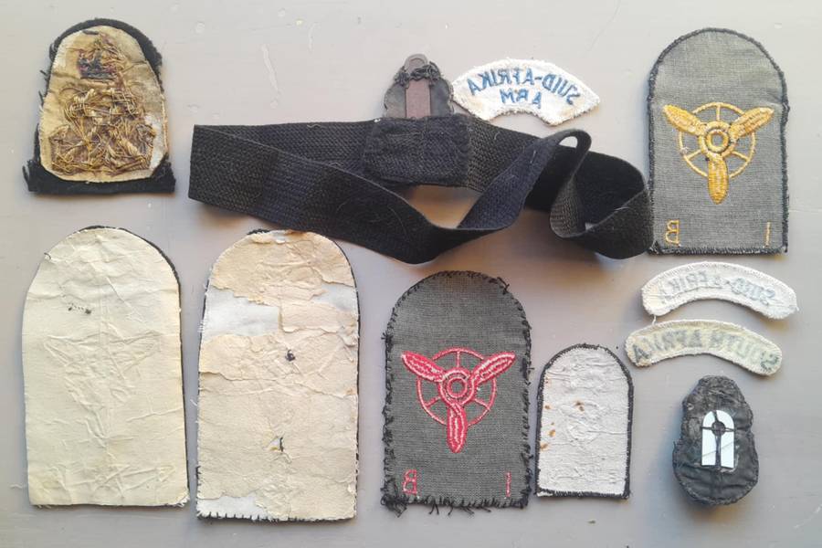 VINTAGE SA NAVY INSIGNIA