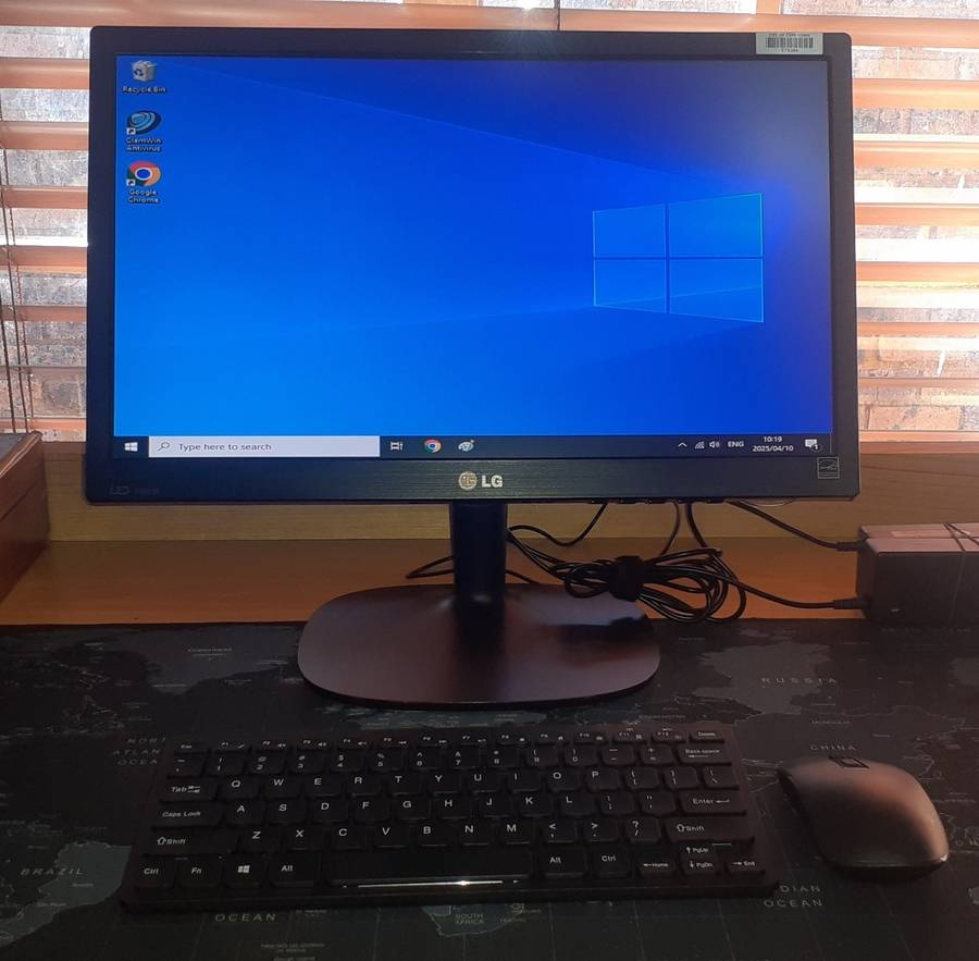 Centerm Thin Client Desktop Computer 8GB RAM 64GB SSD Intel Dual Core with Monitor, Keyboard, Mouse