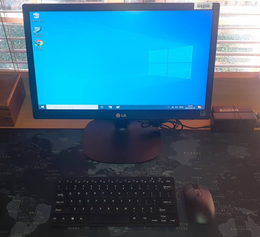 Centerm Thin Client Desktop Computer 8GB RAM 64GB SSD Intel Dual Core with Monitor, Keyboard, Mouse