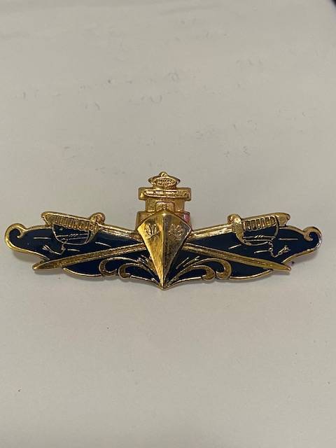 Executive Officer Gold SA Navy Breast Badge. Denotes having commanded a ship.