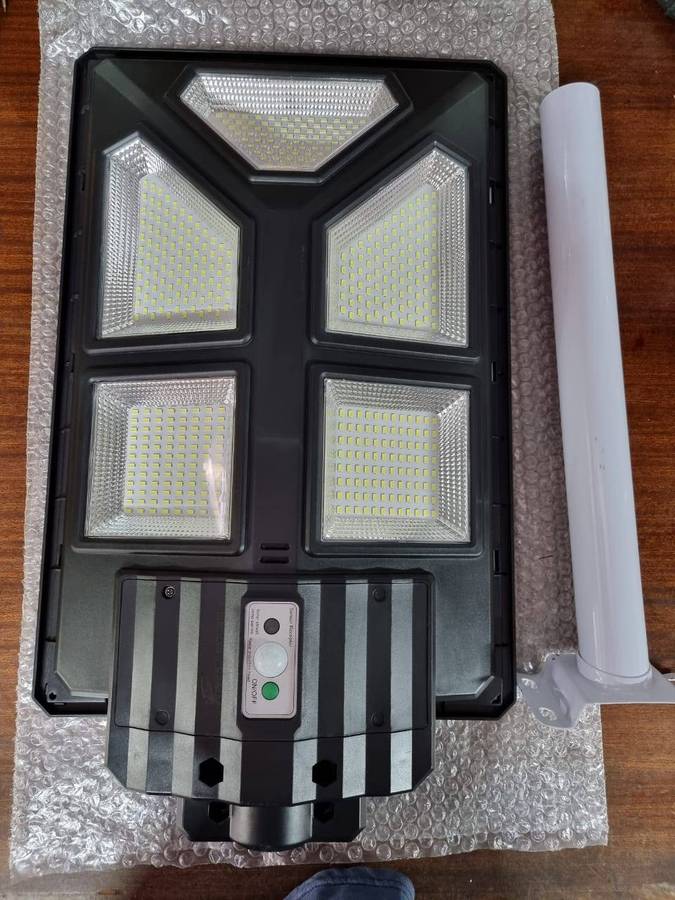 400W Solar Street Light with remote GT055 - including mounting pole