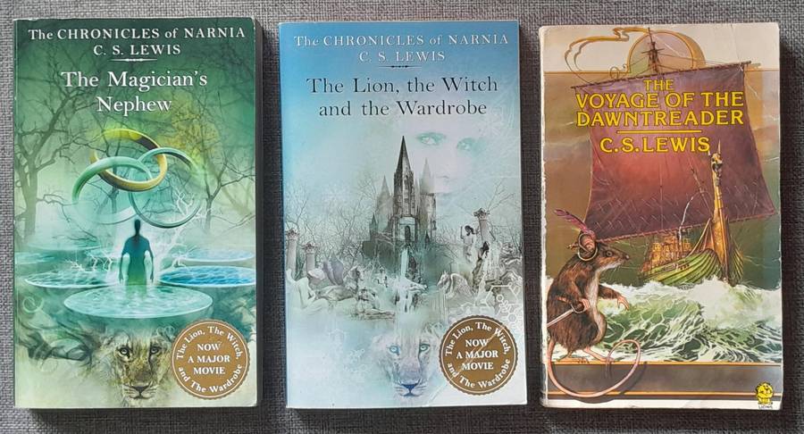Chronicles of Narnia, lion the witch, magician's nephew and voyage of the dawn treader - C.S Lewis