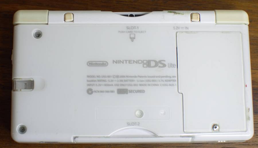 Nintendo DS Lite + Game Bundle