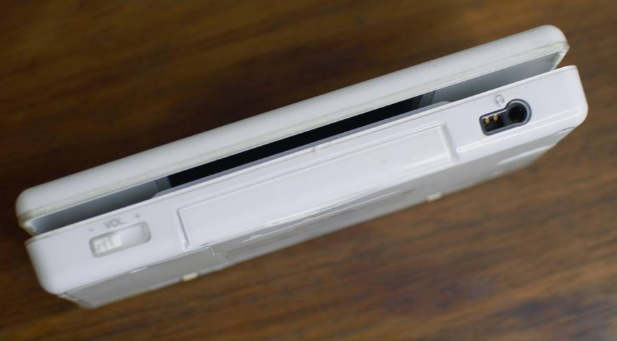 Nintendo DS Lite + Game Bundle