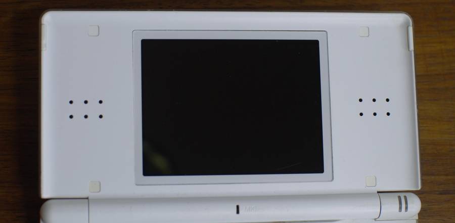 Nintendo DS Lite + Game Bundle