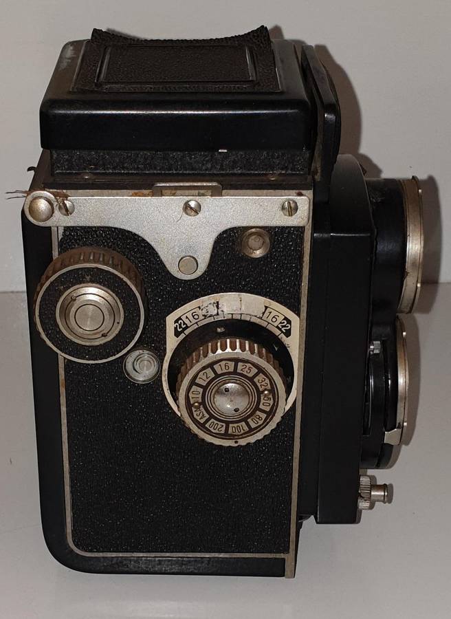 3 x Vintage Cameras - All in one lot.