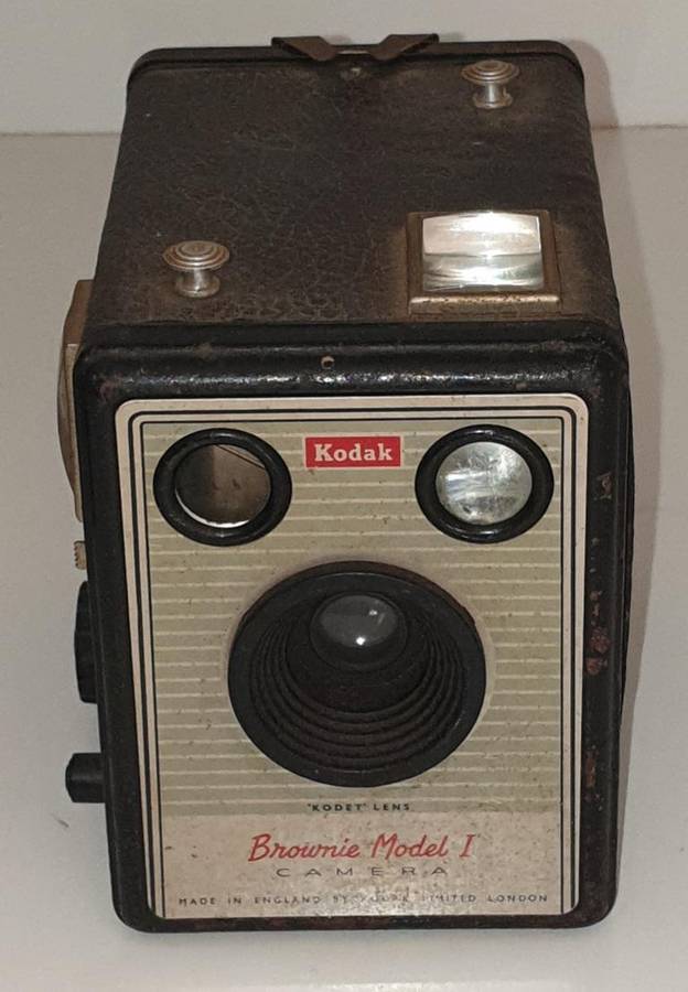 3 x Vintage Cameras - All in one lot.