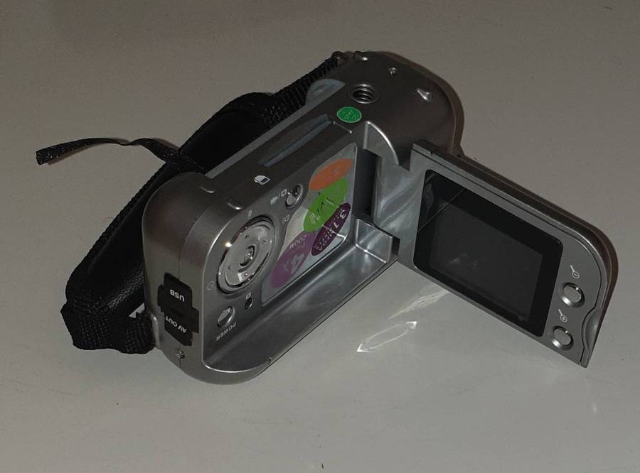DV 136 Mini-Digital Video Camera - Working.
