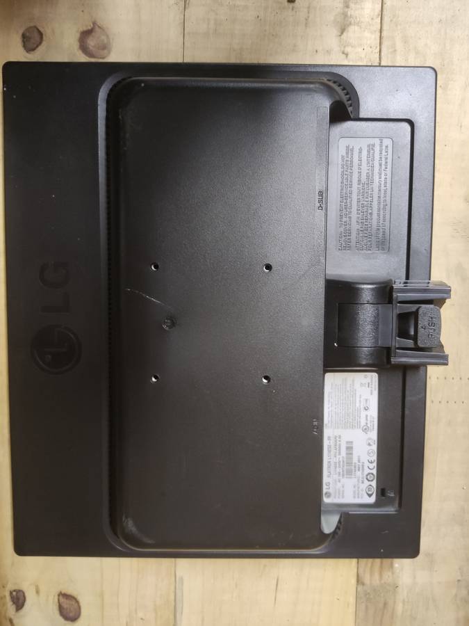 LG Flatron L1742SE