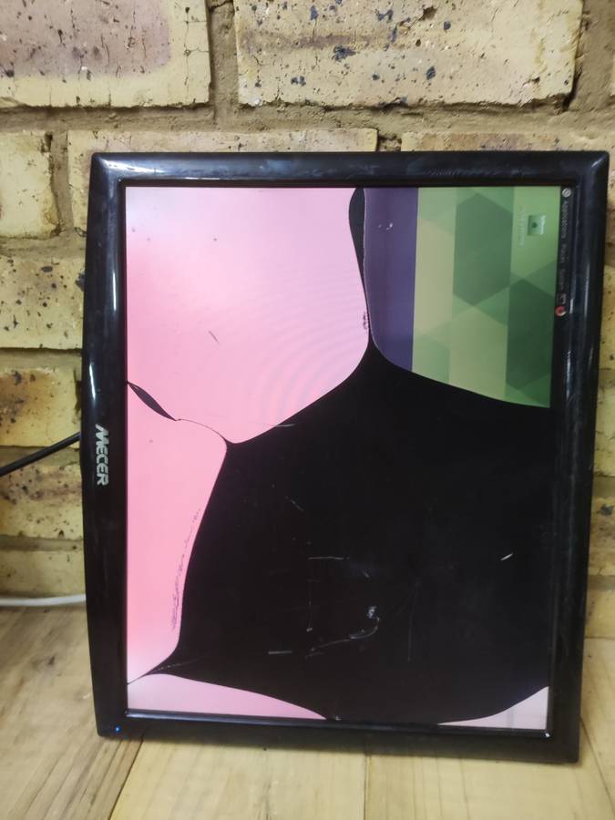 Mecer A1703 Monitor
