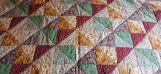 Imported Small Patterned Machine Sewn Quilt - Size: 2.8x2.6m
