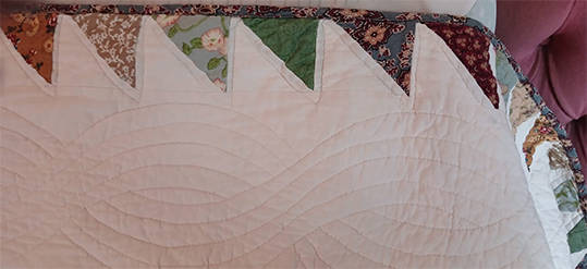 Imported Small Patterned Machine Sewn Quilt - Size: 2.8x2.6m