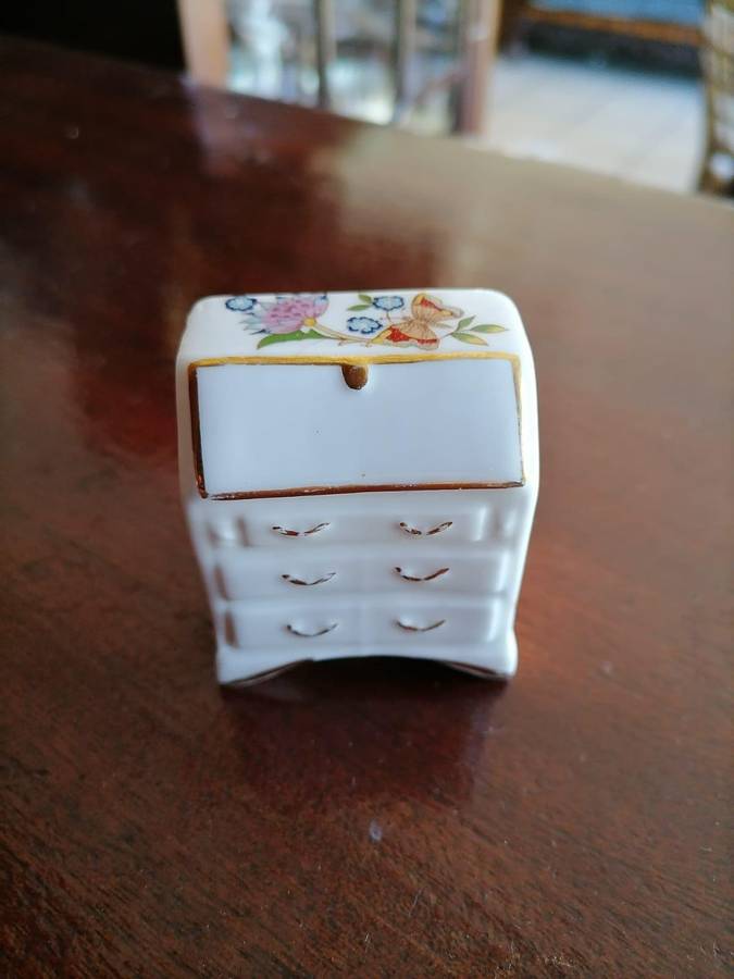 VINTAGE COLLECTION MINATURE PORCELEIN TALL BOY DOLL HOUSE AYNSLEY ENGLAND
