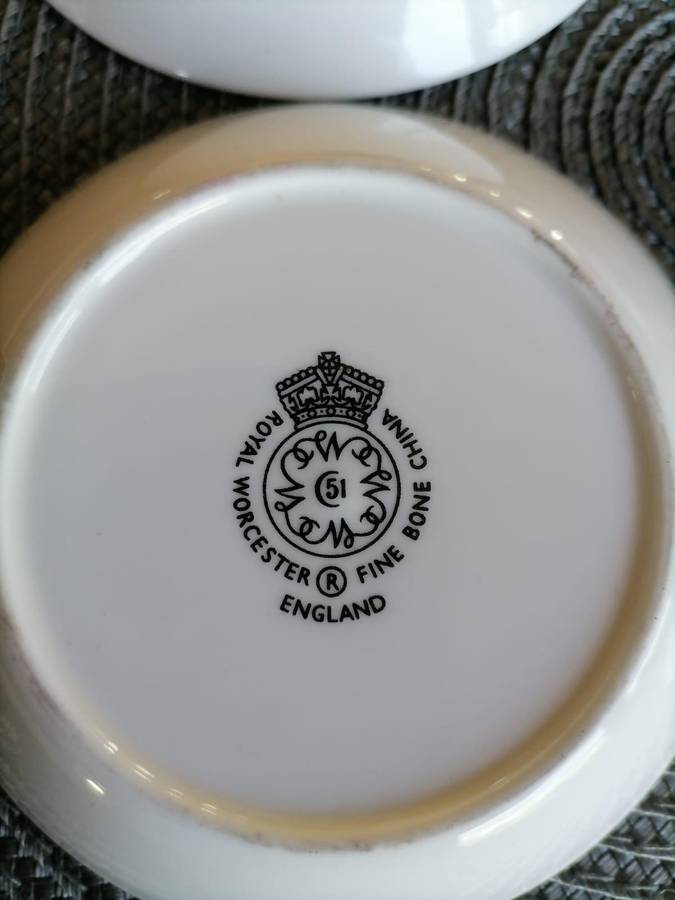 ROYAL WORCESTER FINE BONE CHINA PIN TRAYS X4 (ENGLAND)