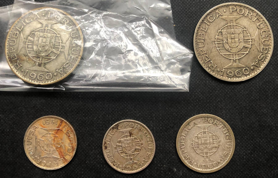 Silver Mocambique Mozambique 20 Escudos x 2 1960 2.5 Escudos 1951 & 5 Escudos 1960 2.5 Escudos 1965