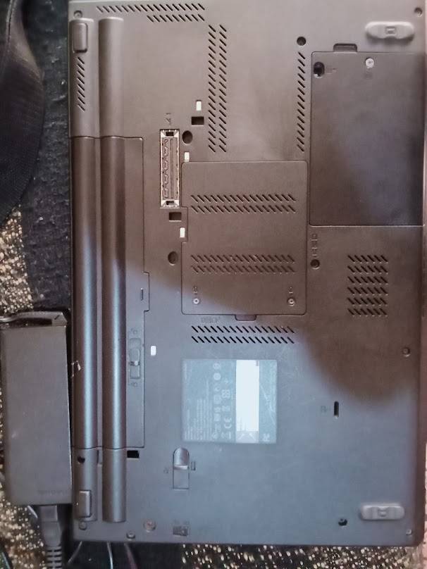 Lenovo ThinkPad T520 15.6 Laptop  Intel Core i5