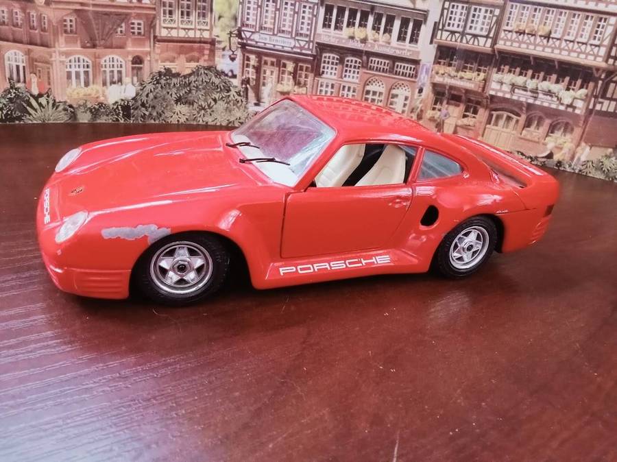 Vintage Porsche 959 Burago 1:24 Scale Model Car