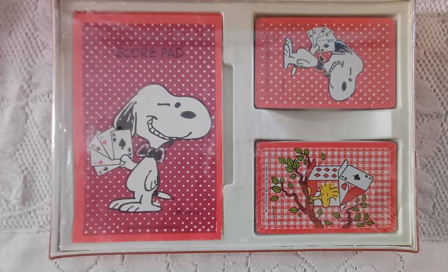 Vintage Peanuts Snoopy Sealed 2 deck card set Score Pad Hallmark
