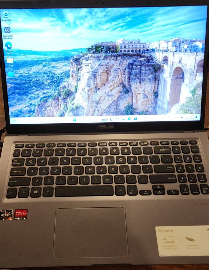 Asus M515DA-382G1T AMD Ryzen 3 3250U 2.6GHz Dual Core 15.6" WXGA (1366x768)