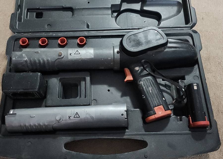 SKIL Cordless Sealant Gun For Parts or Repair