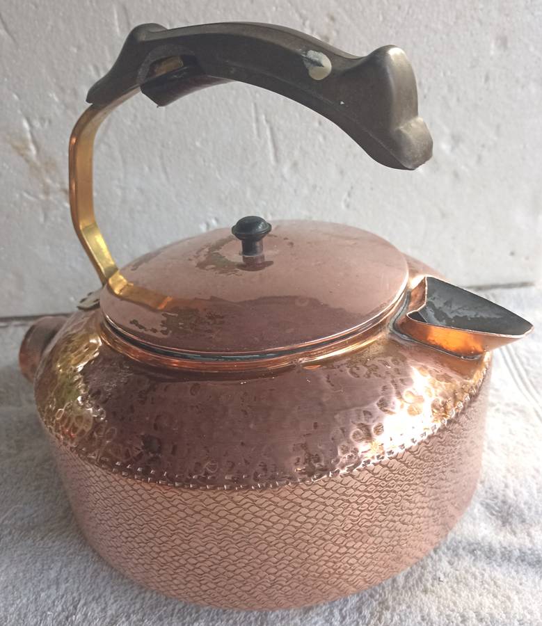 Nice vintage Art Deco style 220 v Copper kettle-battered and engraved