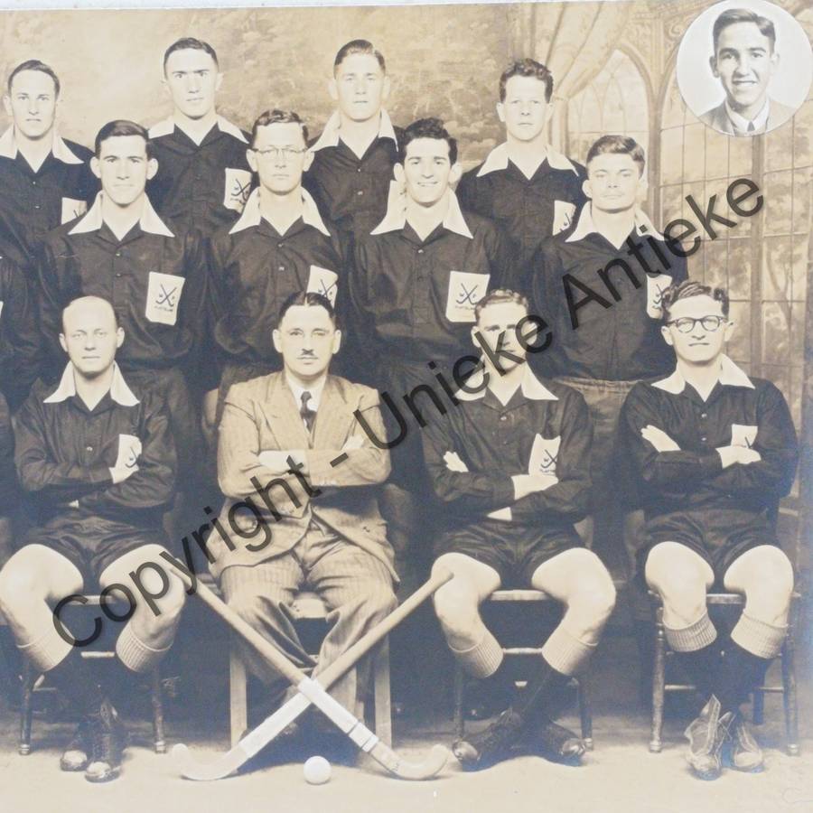 1956 W.P Country Districts Hockey team photo with names