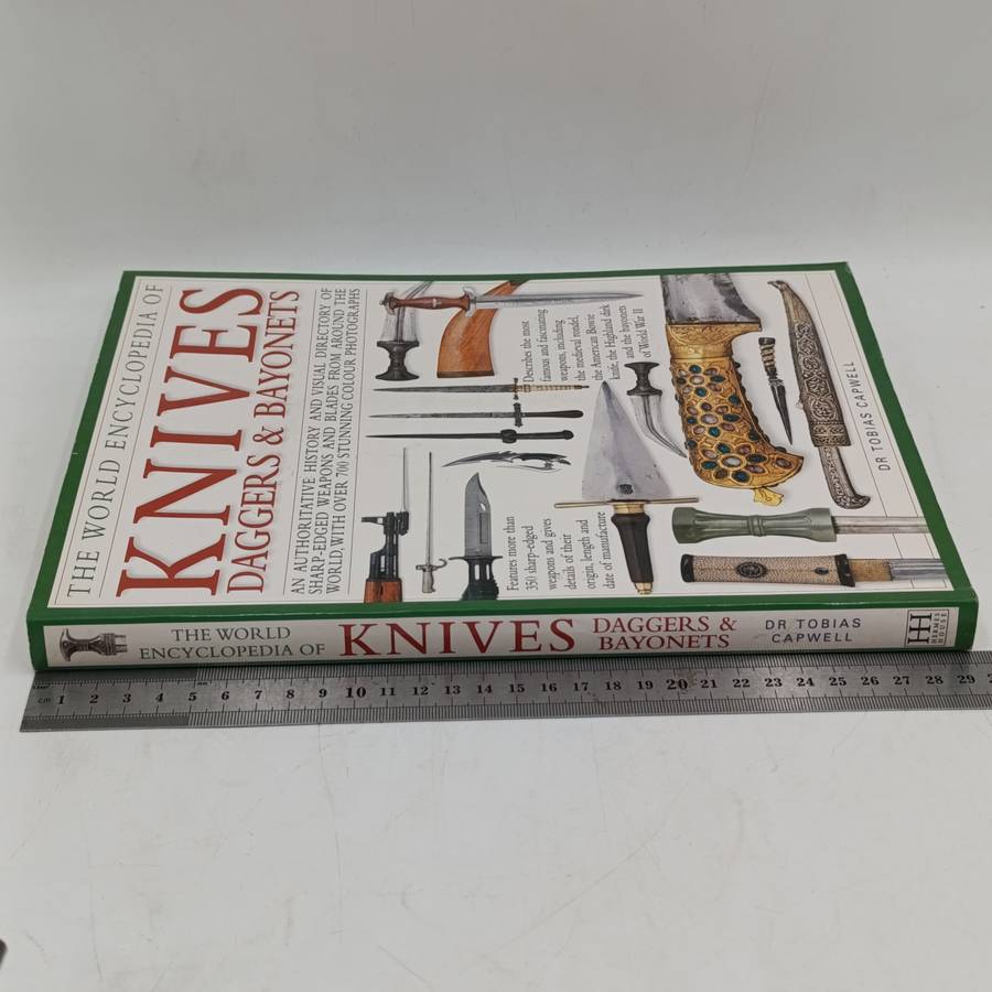 World Encyclopedia of knives, daggers & bayonets