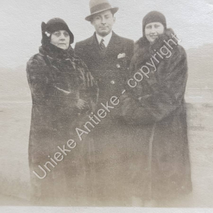 Album with about 200 photos Dating from 1930