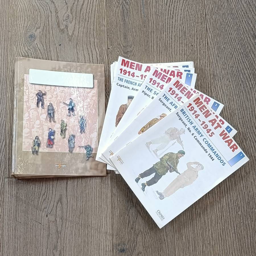 DelPrado Men at War 1914-1945 soldier booklets - #1 to 32 - missing number 9