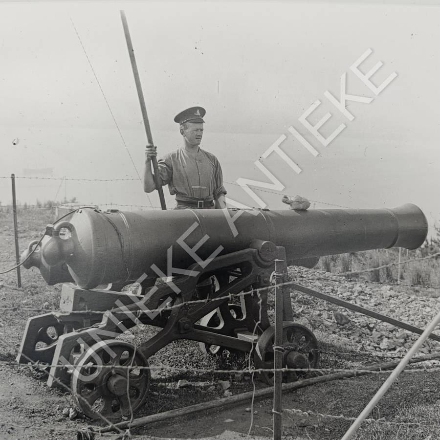 Antique photo reprint of The Noon gun cannon at Signal Hill