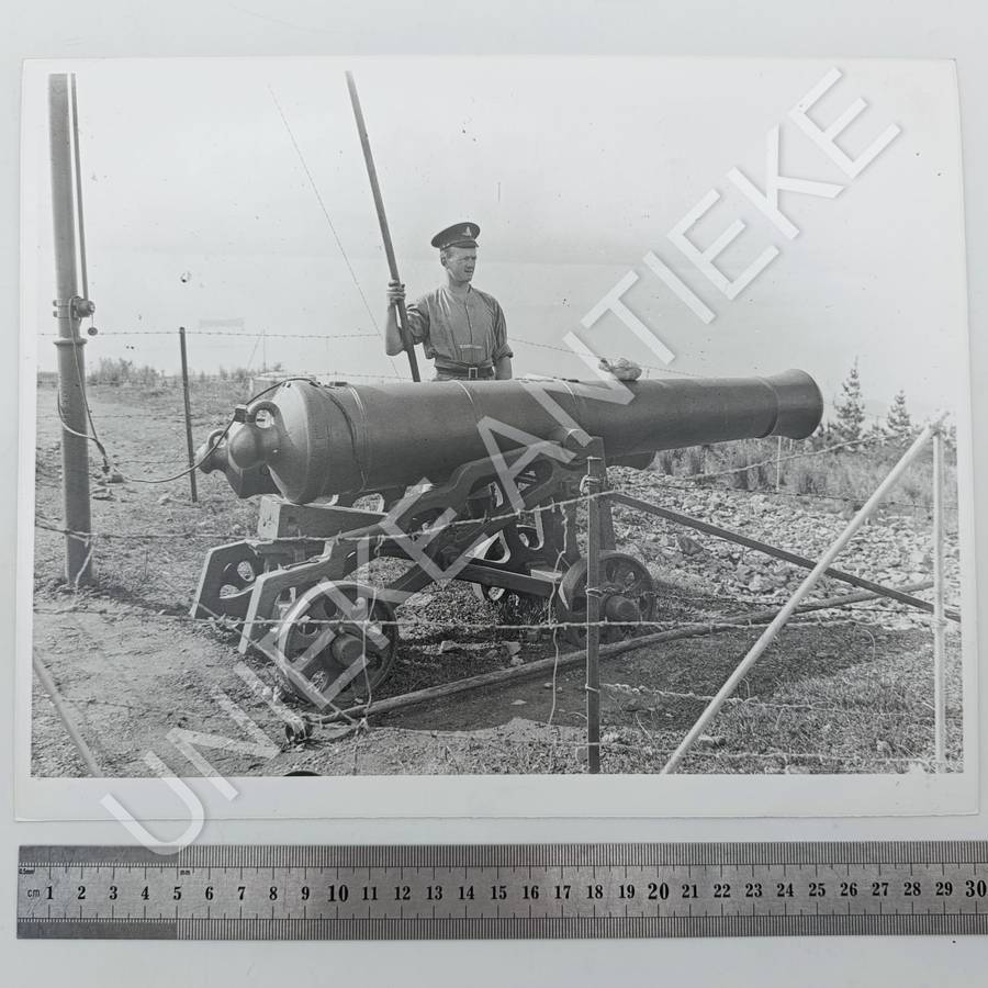 Antique photo reprint of The Noon gun cannon at Signal Hill