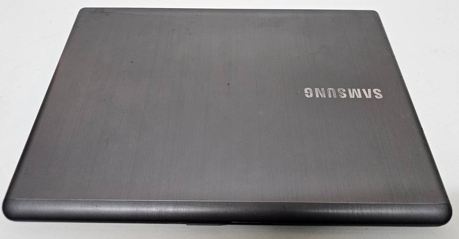 Samsung i5 laptop !Spares or Repairs!