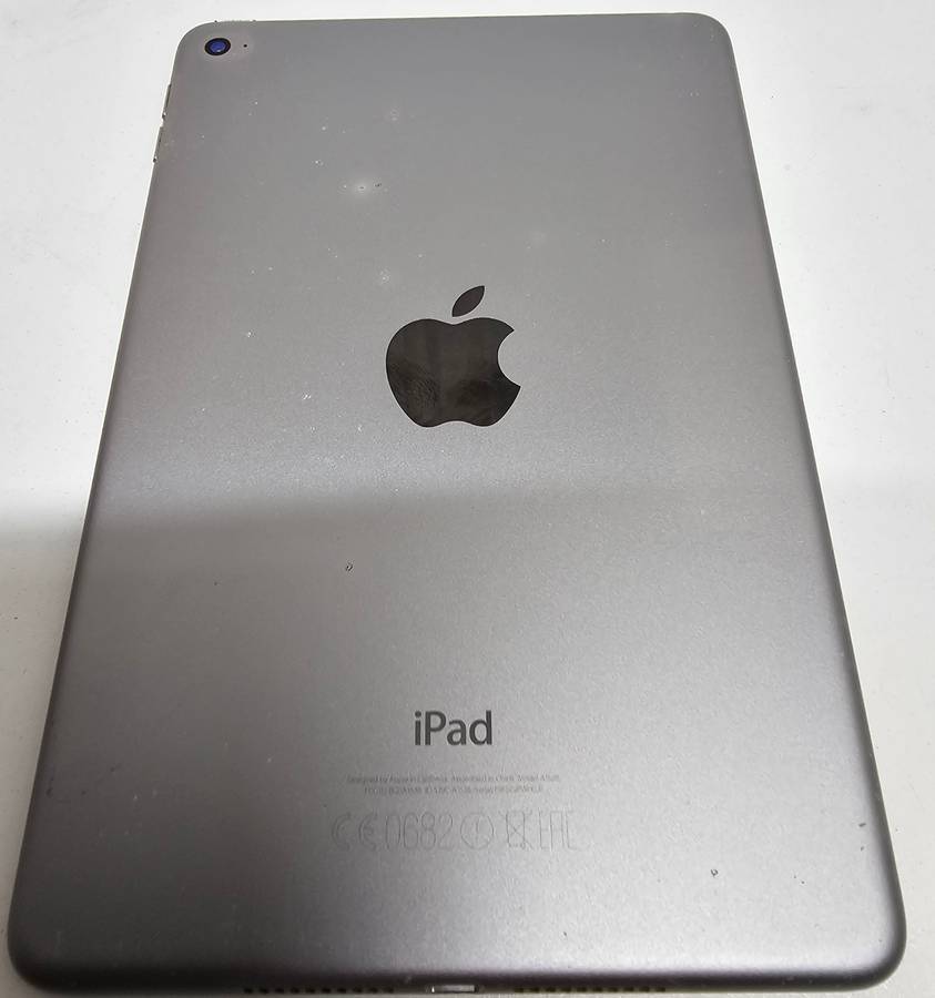 iPad Mini 4 - 32GB WiFi only - Digitiser cracked