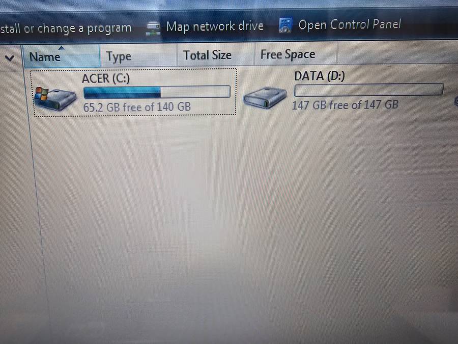 Acer Aspire 7530G - AMD Turion X2 - 4GB RAM - 320GB HDD - 17 inch screen