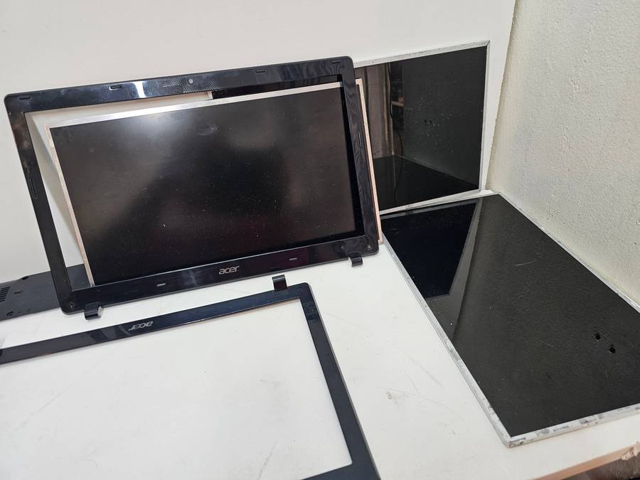 3 x Acer Aspire laptops - Spares or repairs