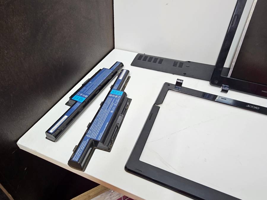 3 x Acer Aspire laptops - Spares or repairs