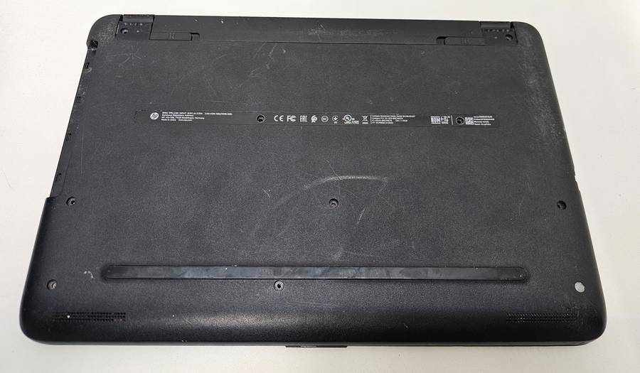 HP Notebook - 15-ay012nx - Spares or Repairs