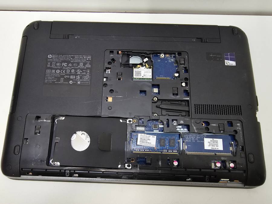 HP Probook i3-5010U - 4GB RAM - 500GB HDD - No bottom cover - Needs new battery