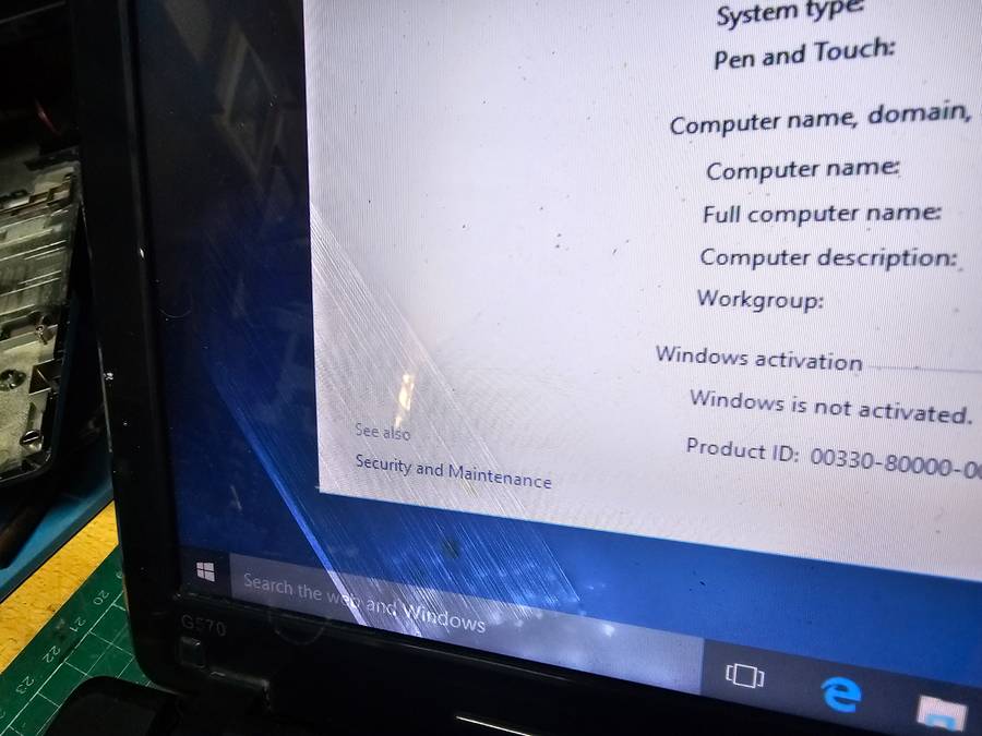 Lenovo G550 Celeron-B800  2GB RAM 320GB HDD - Needs a new battery