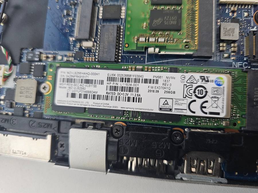 HP Elitebook 830 G5 i7-8550U 8GB RAM 256GB Nvme SSD - Spares or Repairs