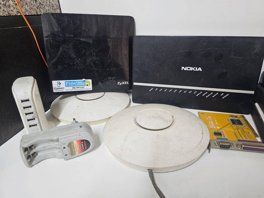 Mixed Electronics Lot  Routers  TV Box  Extenders  Ubiquiti UFOs   Untested