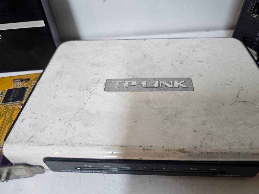 Mixed Electronics Lot  Routers  TV Box  Extenders  Ubiquiti UFOs   Untested