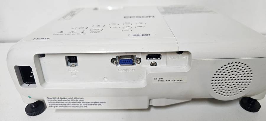 Epson EB-E01 3LCD HDMI Projector  Only 149 Lamp Hours!