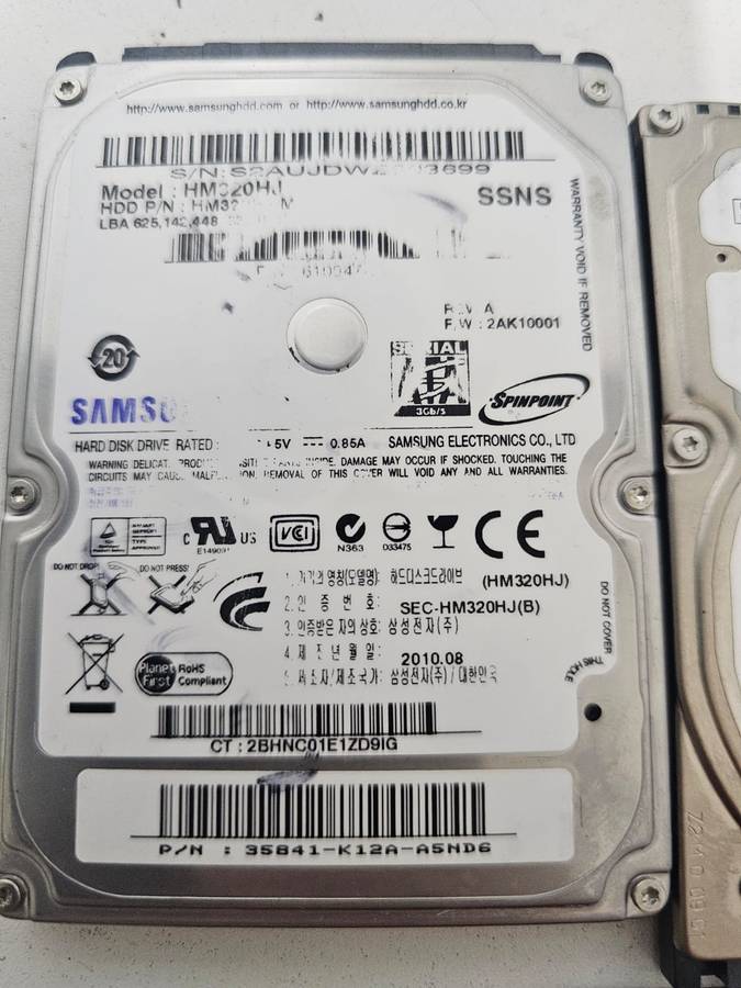 Bulk lot - 4 x Seagate Momentus 320GB & 2 x WD 250GB Laptop Hard Drives - Old drives but working