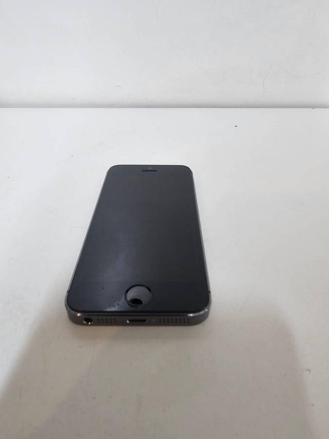 iPhone 5s (A1530) - For Spares or Repairs - No Power, No Charge, No Life!