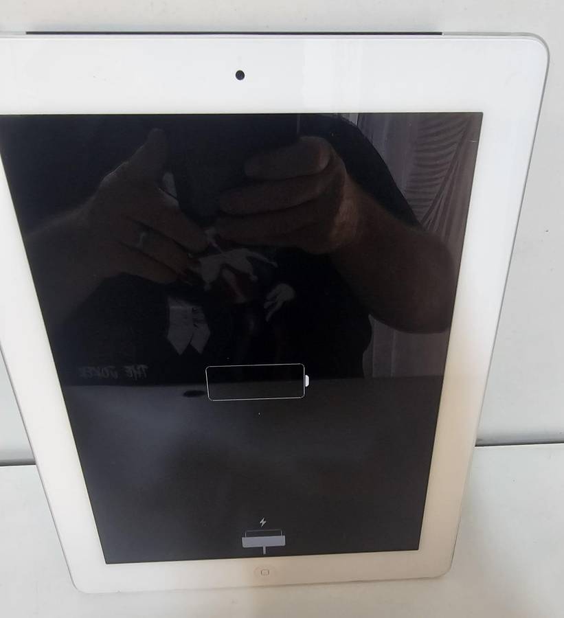 Lot of 2  "Vintage" Apple iPads  Sold As-Is for Spares or Repairs