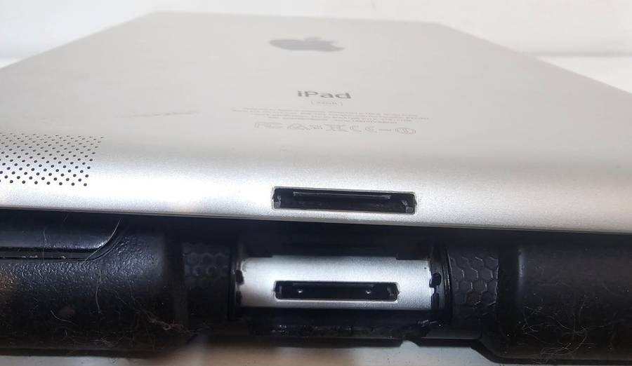 Lot of 2  "Vintage" Apple iPads  Sold As-Is for Spares or Repairs