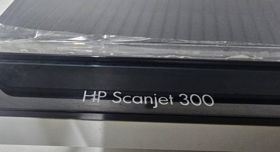 HP Scanjet 300 Flatbed Scanner  USB Powered  Tested Working
