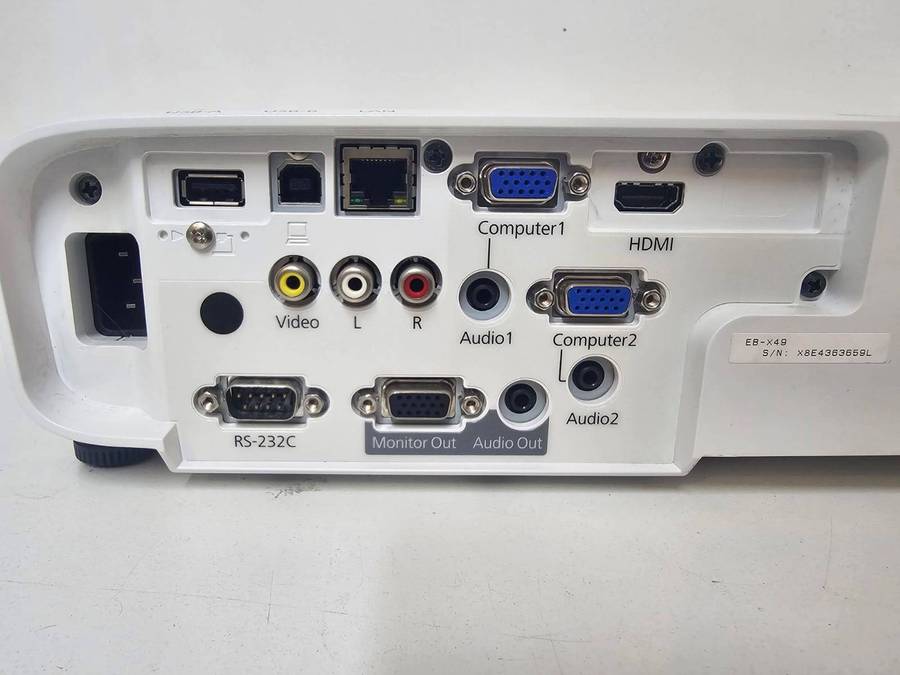 Epson EB-X49 Projector  Original Remote + Cables  Low Lamp Hours